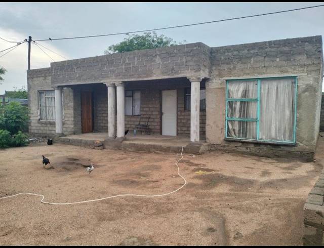 2 BEDROOM HOUSE FOR SALE IN MOLETJI